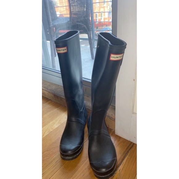 Hunter Shoes - Tall black hunter boots